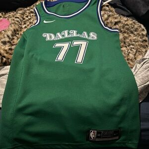 Nike Luka Dončić Jersey